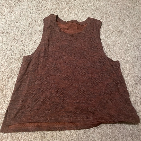 Lululemon train to be tank - Picture 1 of 2